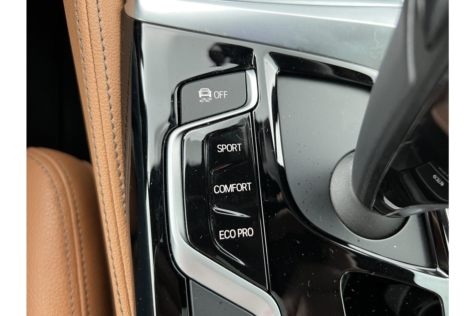 BMW 5 Serie 520d High Executive*DAKJE*HUD*CRUISE*NAVI.PROF*LED